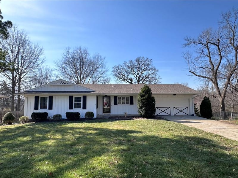 1409 108th St, Kansas City, MO 64131