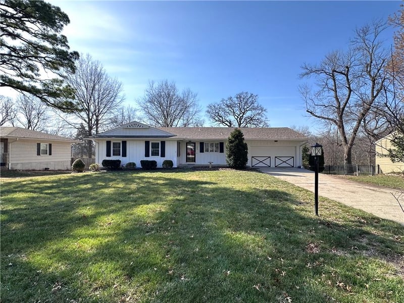 1409 108th St, Kansas City, MO 64131