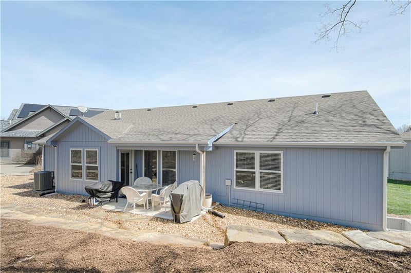 21045 225th Ter, Spring Hill, KS 66083