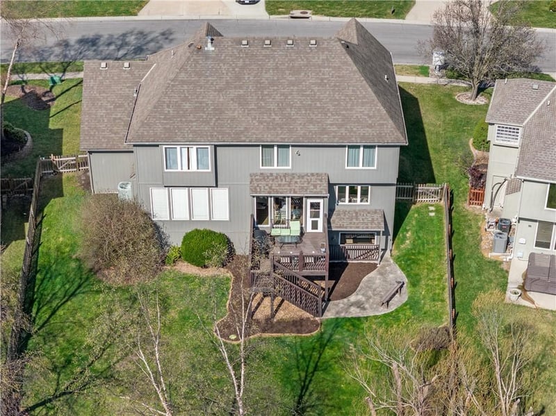 5929 Hidden Valley Dr, Lee's Summit, MO 64064