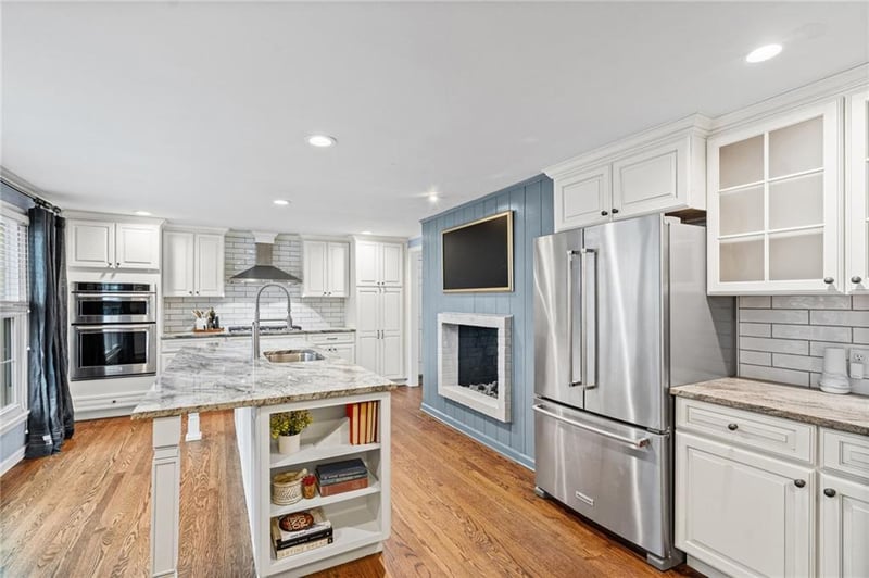 8345 Reinhardt St, Prairie Village, KS 66206