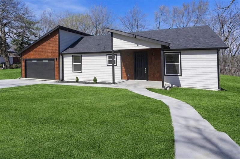 1716 S Valley St, Kansas City, KS 66103