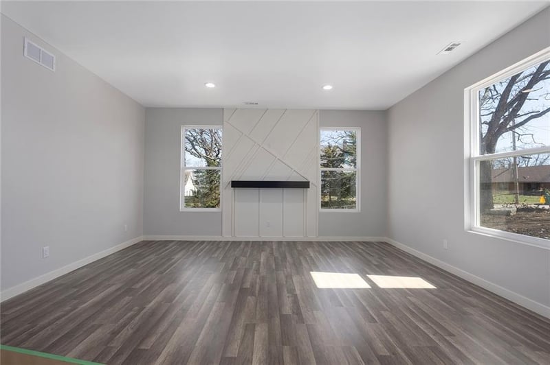 1716 S Valley St, Kansas City, KS 66103