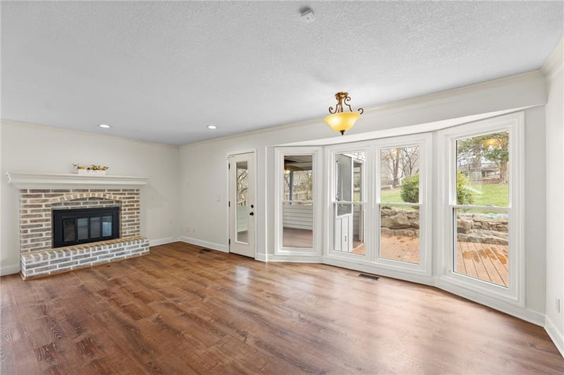 7611 Westgate St, Lenexa, KS 66216