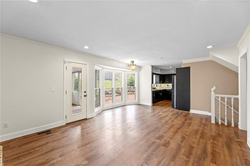 7611 Westgate St, Lenexa, KS 66216