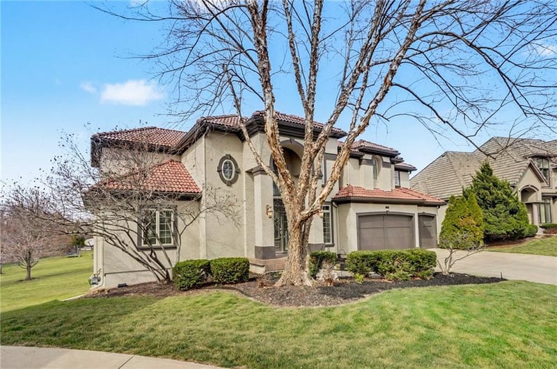 20606 88th Ter, Lenexa, KS 66220