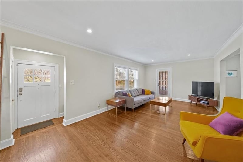 645 62nd St, Kansas City, MO 64110