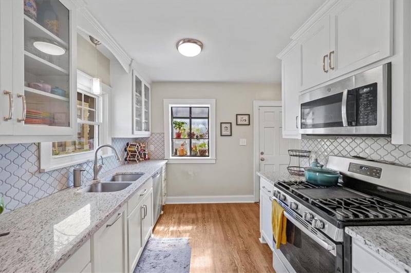 645 62nd St, Kansas City, MO 64110