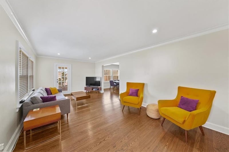 645 62nd St, Kansas City, MO 64110