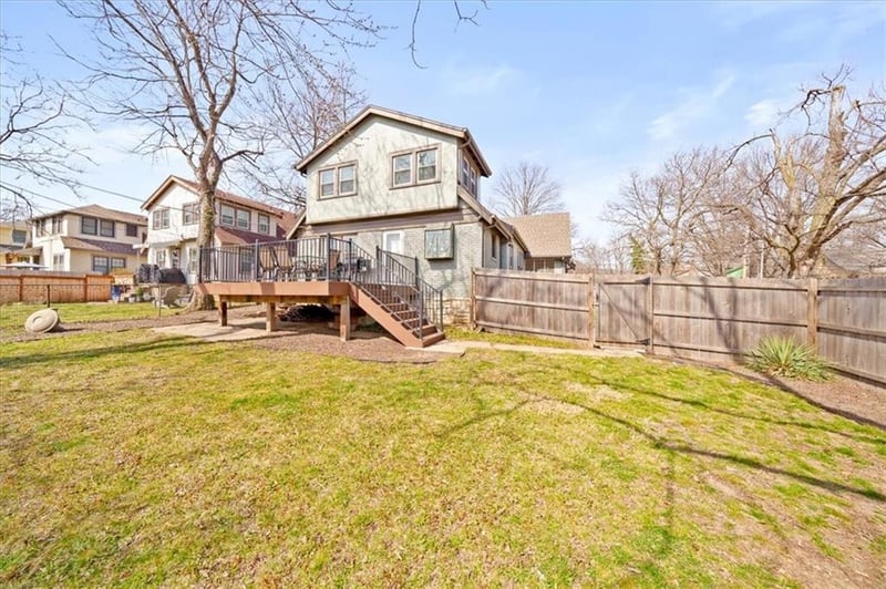 645 62nd St, Kansas City, MO 64110