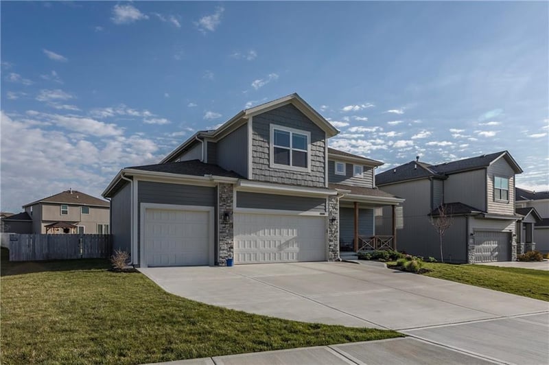 18886 169th St, Olathe, KS 66062