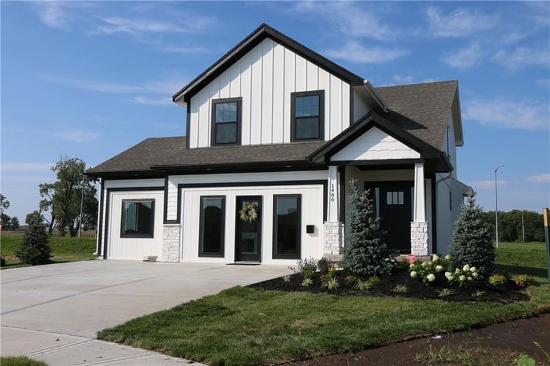 1400 157th Ln, Basehor, KS 66007