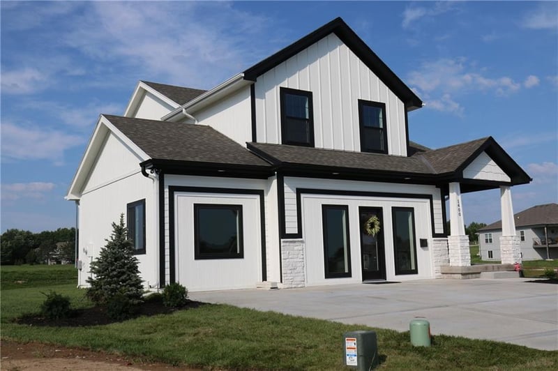 1400 157th Ln, Basehor, KS 66007