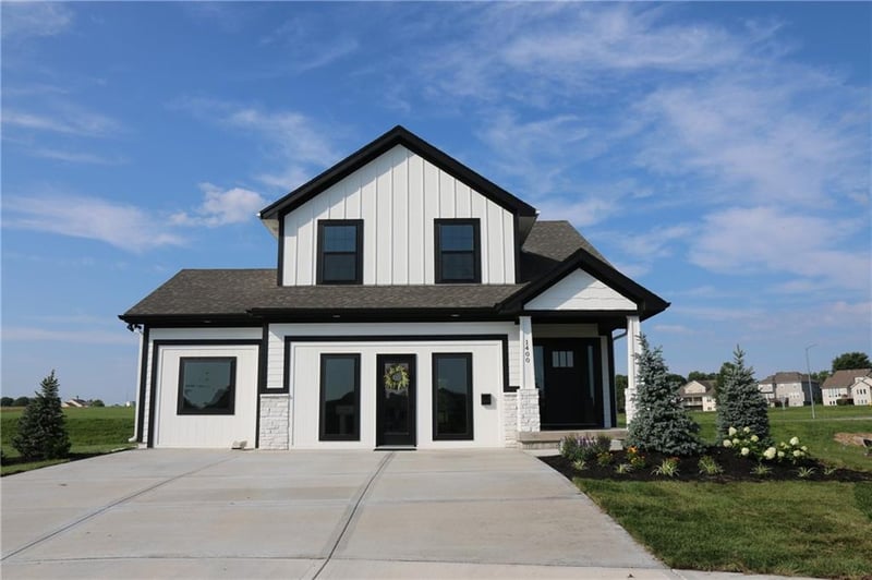 1400 157th Ln, Basehor, KS 66007