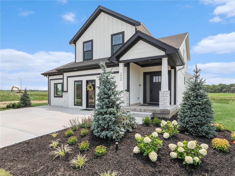 1400 157th Ln, Basehor, KS 66007