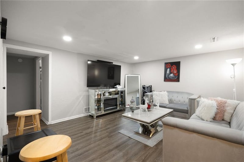 1916 14th St, Kansas City, KS 66103