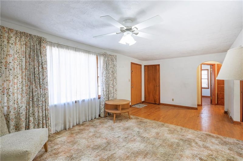 6207 Arcadia Ave, Kansas City, KS 66102