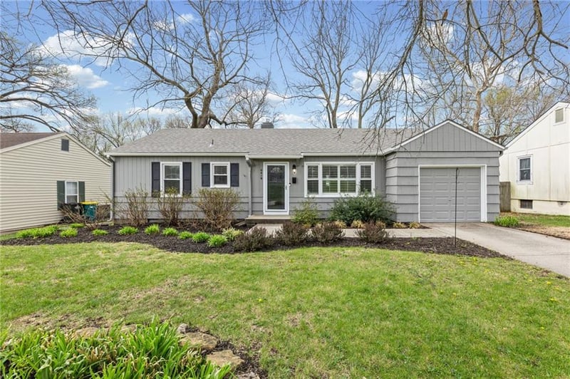 6419 72nd St, Overland Park, KS 66204