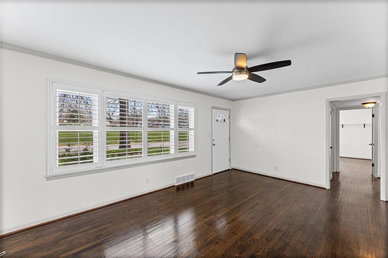 6419 72nd St, Overland Park, KS 66204