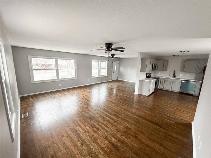 1116 Swope Dr, Independence, MO 64056