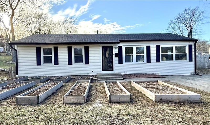 1116 Swope Dr, Independence, MO 64056