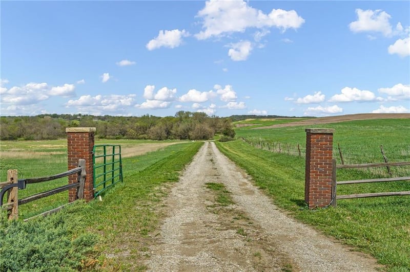 1548 800 Rd, Baldwin City, KS 66006