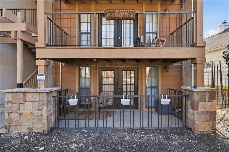 4727 Jarboe St #102, Kansas City, MO 64112