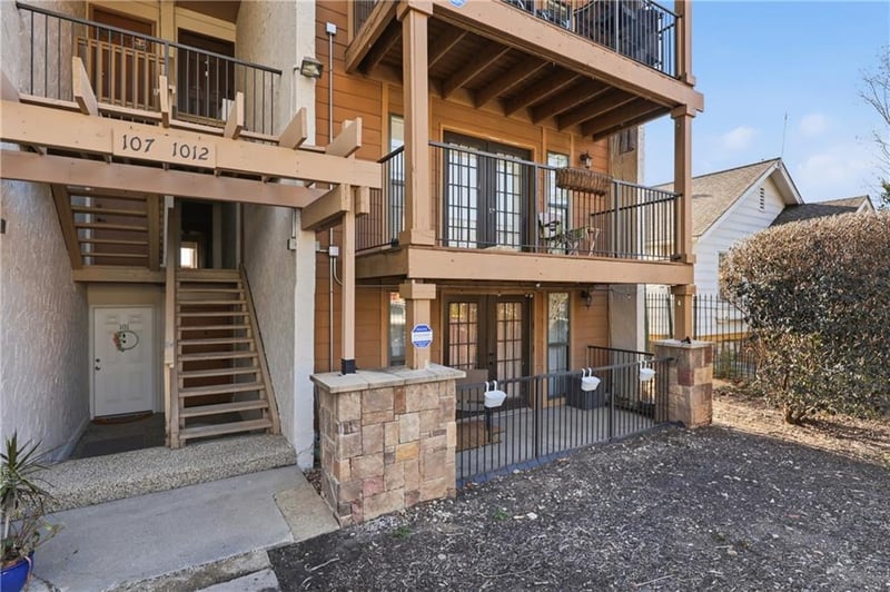 4727 Jarboe St #102, Kansas City, MO 64112