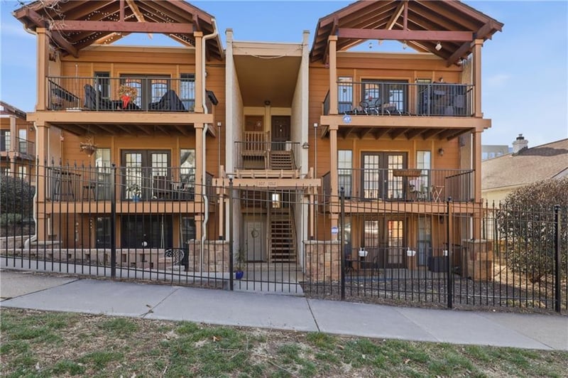 4727 Jarboe St #102, Kansas City, MO 64112