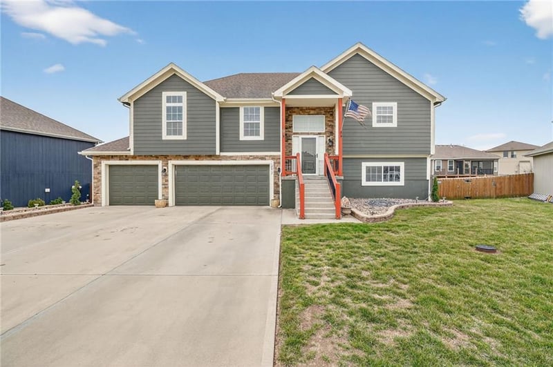 12817 Lathrop Ave, Kansas City, KS 66109