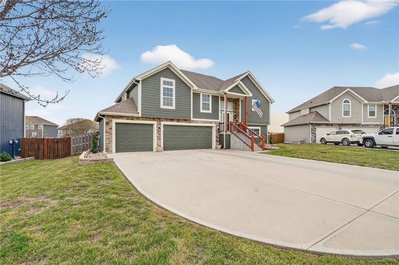 12817 Lathrop Ave, Kansas City, KS 66109