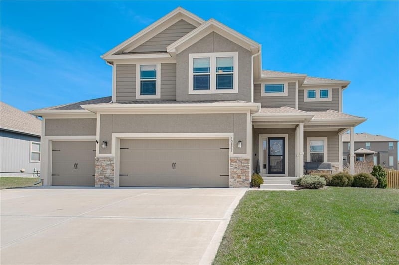 10821 Bristol Ave, Kansas City, MO 64156