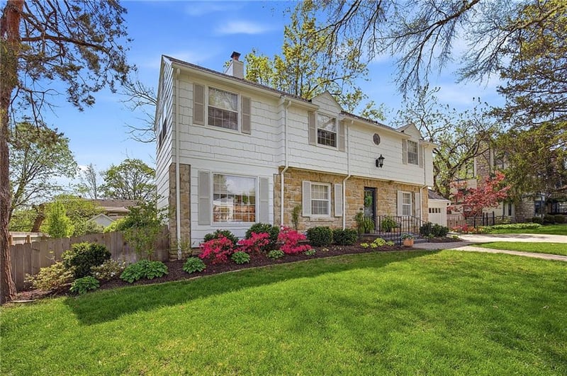 421 W 58th St, Kansas City, MO 64113