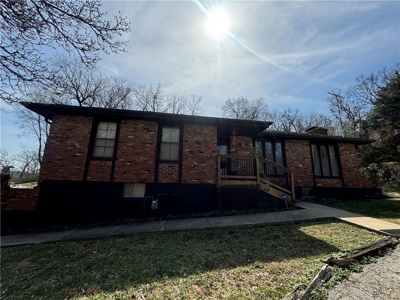 2905 Linden Rd, Kansas City, KS 66106