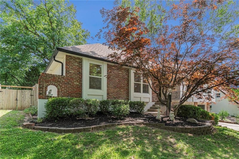 5107 67th St, Kansas City, MO 64151