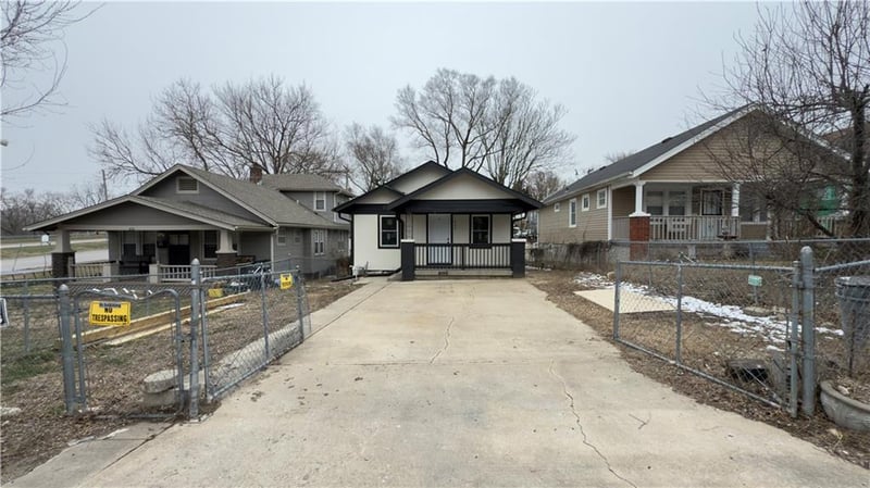 1969 N 30th St, Kansas City, KS 66104