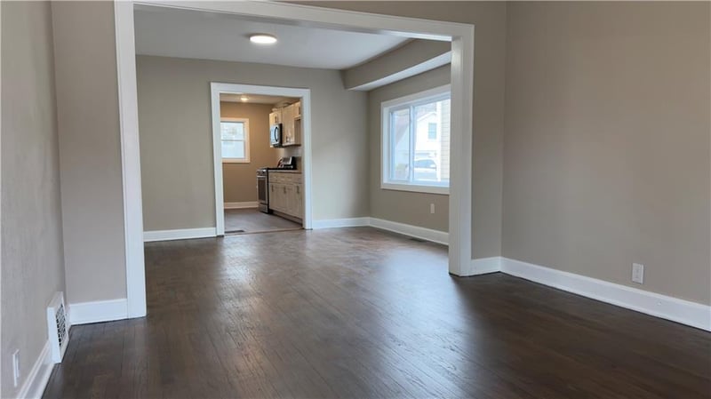 1969 N 30th St, Kansas City, KS 66104