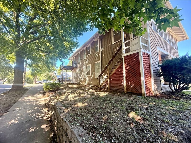 701 Mcdonald St, St Joseph, MO 64505