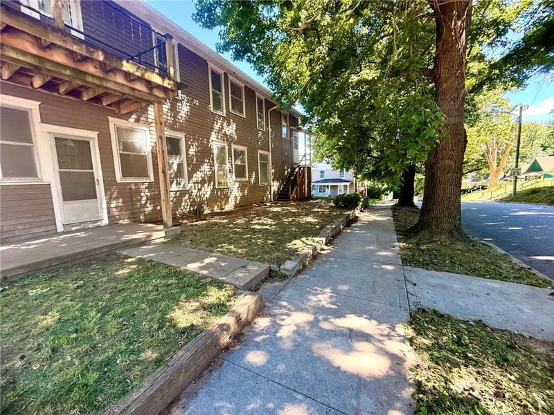 701 Mcdonald St, St Joseph, MO 64505
