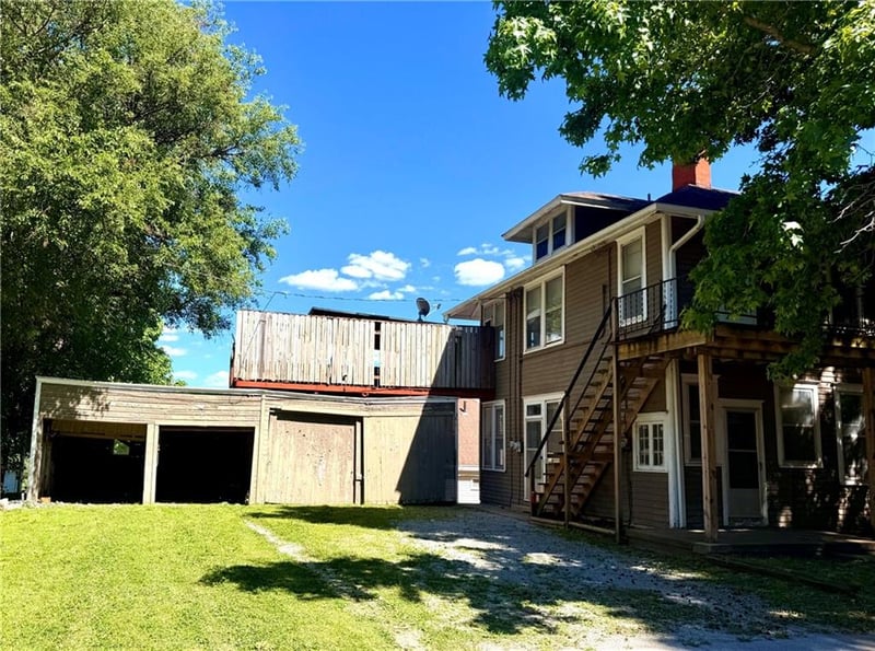 701 Mcdonald St, St Joseph, MO 64505