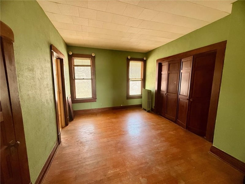 701 Mcdonald St, St Joseph, MO 64505