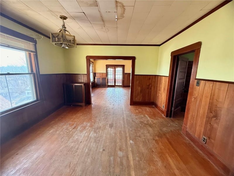 701 Mcdonald St, St Joseph, MO 64505