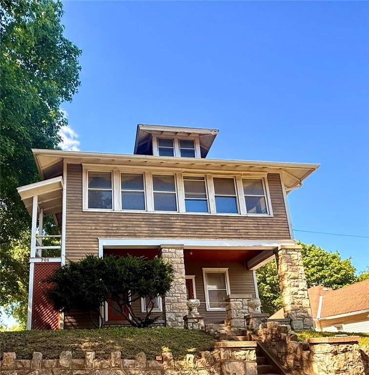 701 Mcdonald St, St Joseph, MO 64505