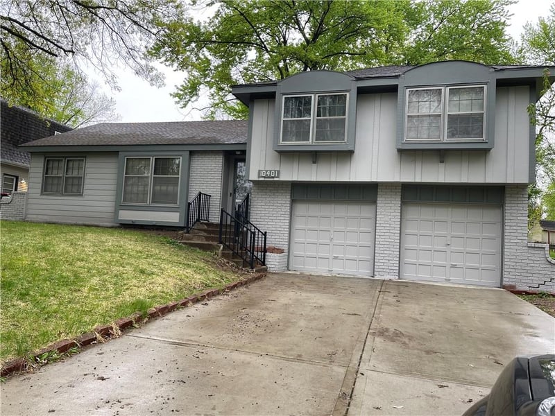 10401 93rd Ter, Overland Park, KS 66214