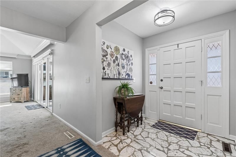 8741 Riggs Cir, Overland Park, KS 66212