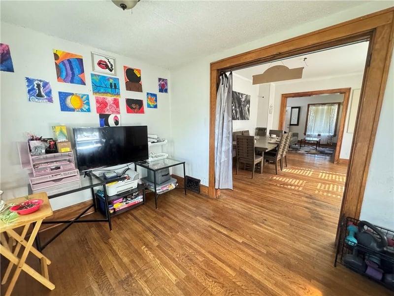 2318 12th St, Kansas City, KS 66104