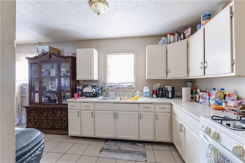 2720 N 33rd St, Kansas City, KS 66104