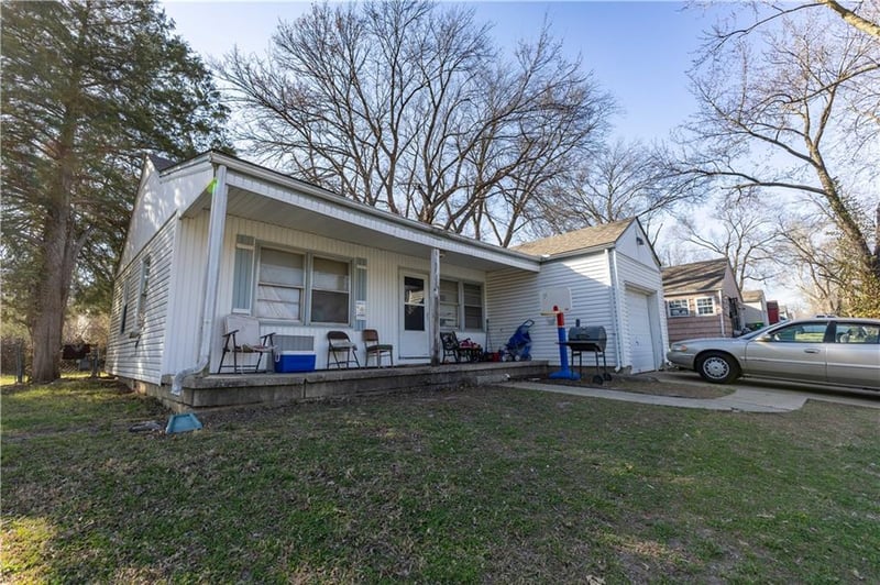 2720 N 33rd St, Kansas City, KS 66104