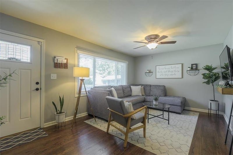 7415 Maple Ln, Overland Park, KS 66204