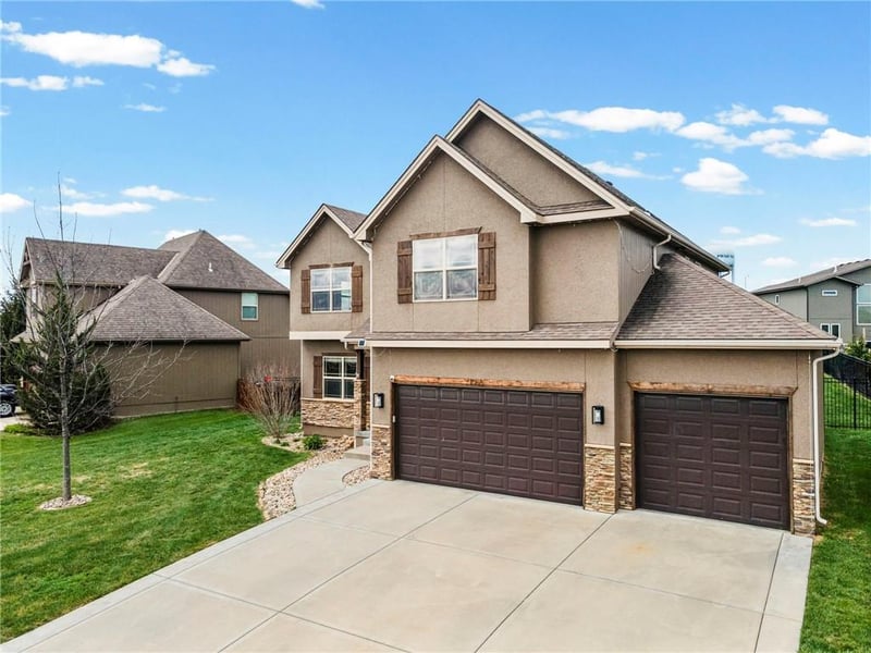 1058 Conch Way, Lee's Summit, MO 64064